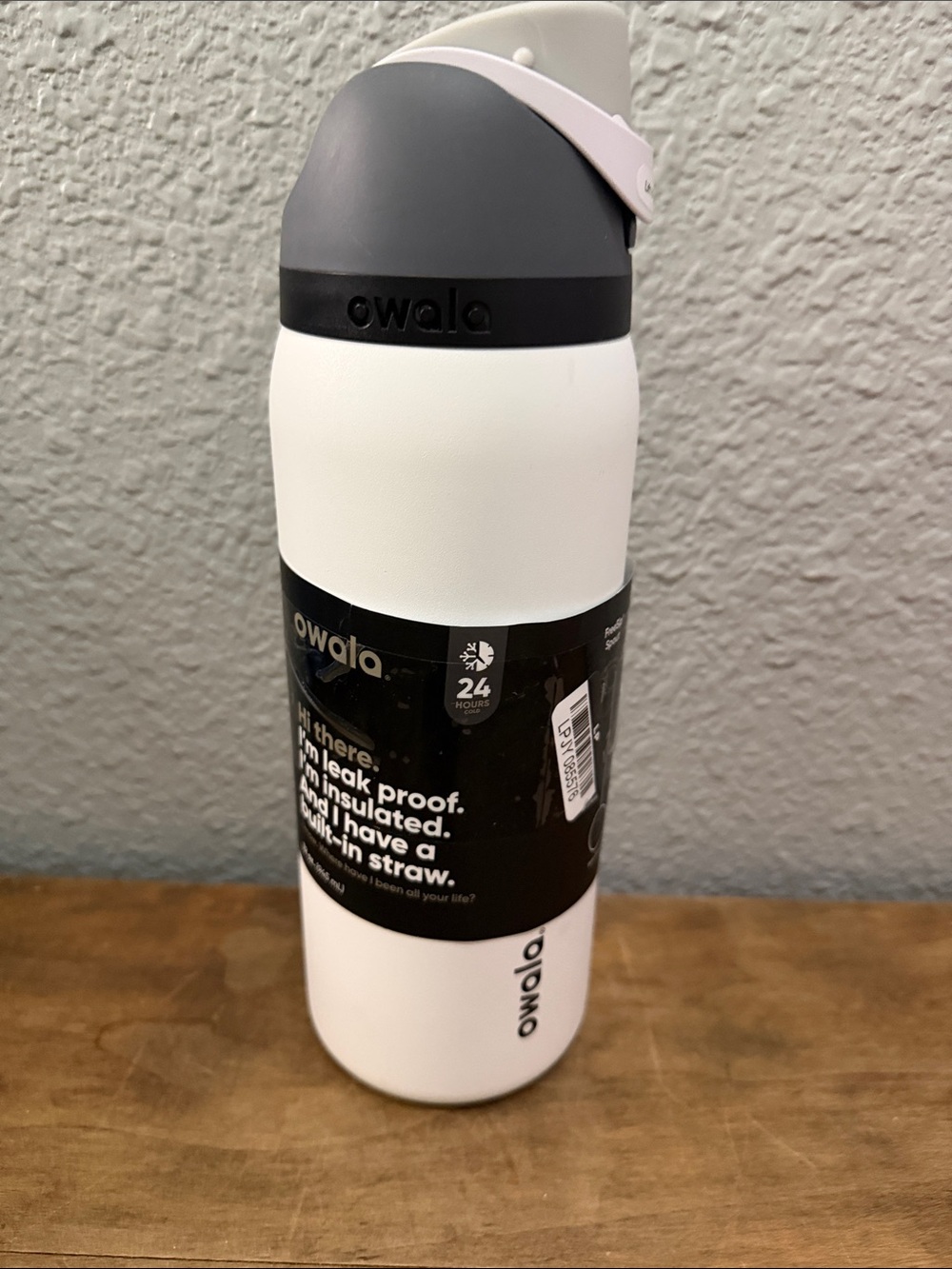 Owala Insulated Water Bottle in White with Gray Lid 32oz NEW